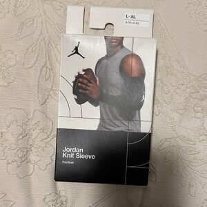 Jordan knit sleeve football